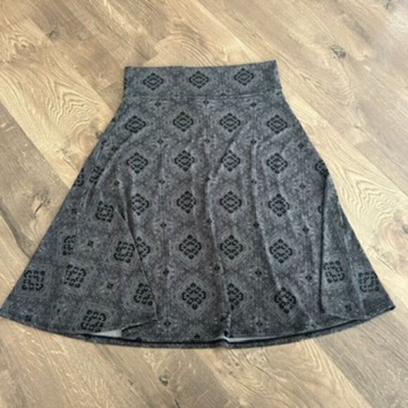 LuLaRoe Dresses & Skirts - black and white skirt